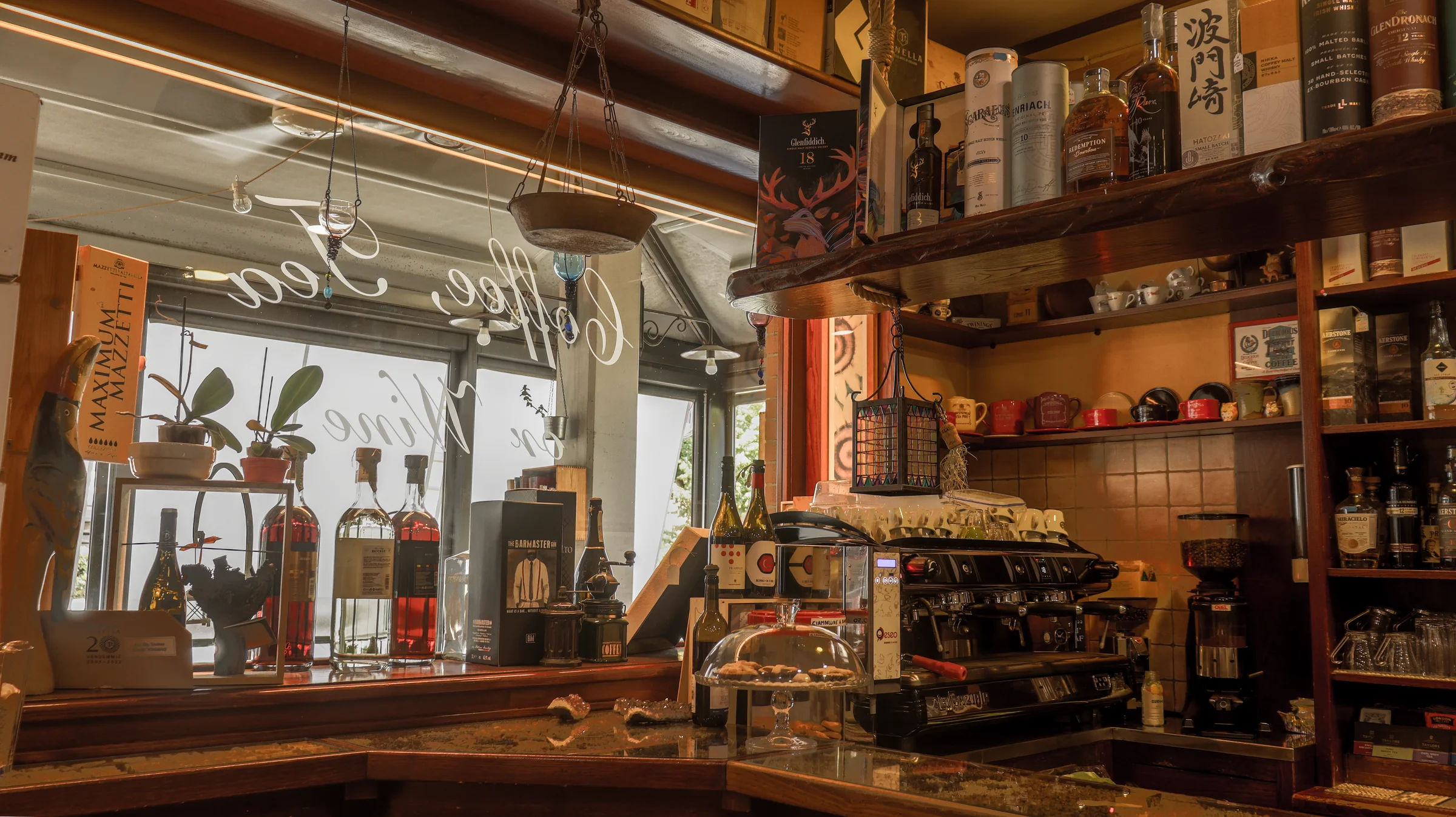 Vino in vendita all'Enoteca Caffè Toninho di Monterotondo